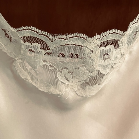 Victoria's Secret Ivory Lace Camisole - Picture 4 of 10